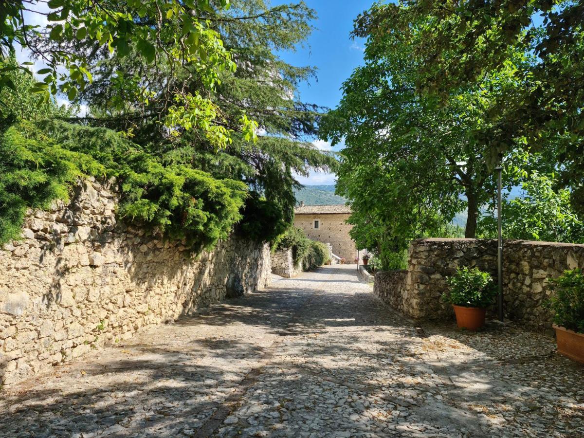 Rocca Lorenizo Pacentro ภายนอก รูปภาพ