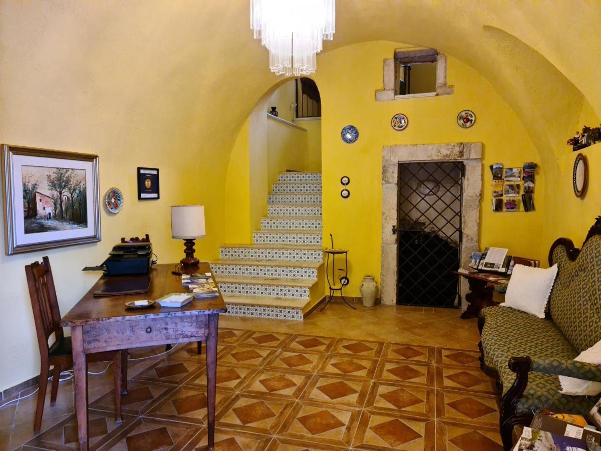 Rocca Lorenizo Pacentro ภายนอก รูปภาพ